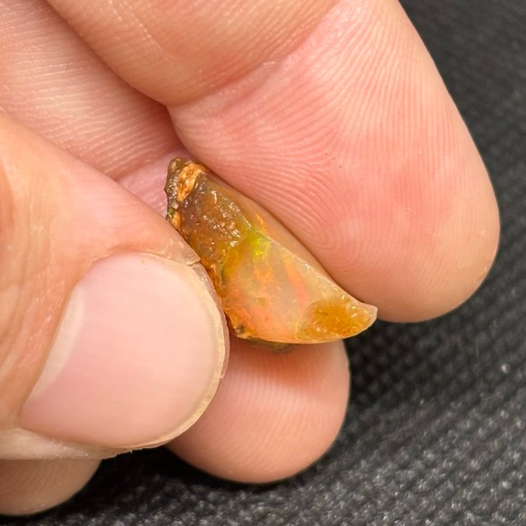 Larva Mexican Fire Opal Specimen Collectible With A Serene Under Scope Pattern - Picture 3 of 16